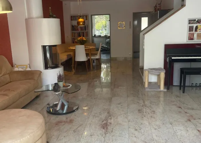 Villa City-oasis With 3 Bedrooms, Garden, Jacuzzi, Gym, Fireplace, Close To U1, Center & Airport Bécs