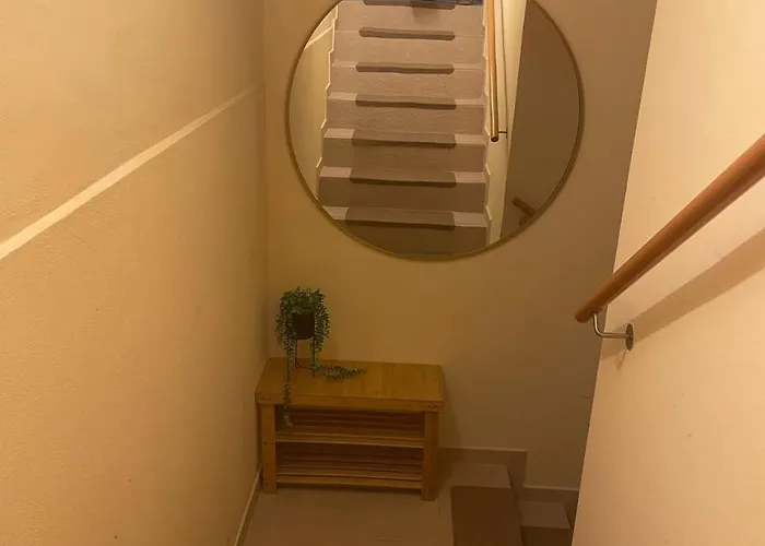 City-oasis With 3 Bedrooms, Garden, Jacuzzi, Gym, Fireplace, Close To U1, Center & Airport Villa