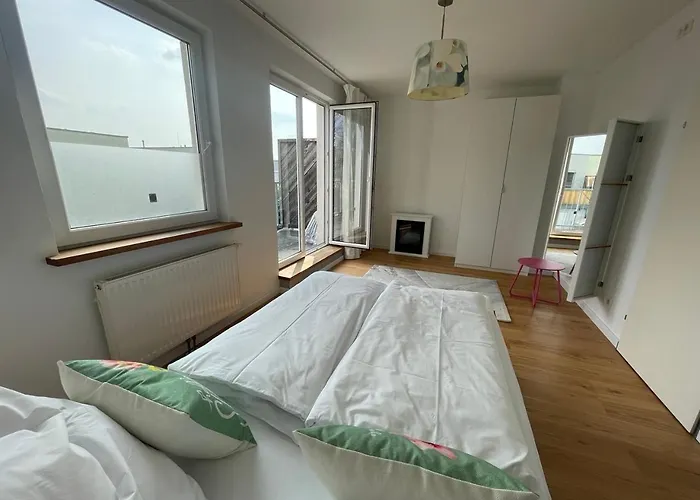 City-oasis With 3 Bedrooms, Garden, Jacuzzi, Gym, Fireplace, Close To U1, Center & Airport *
